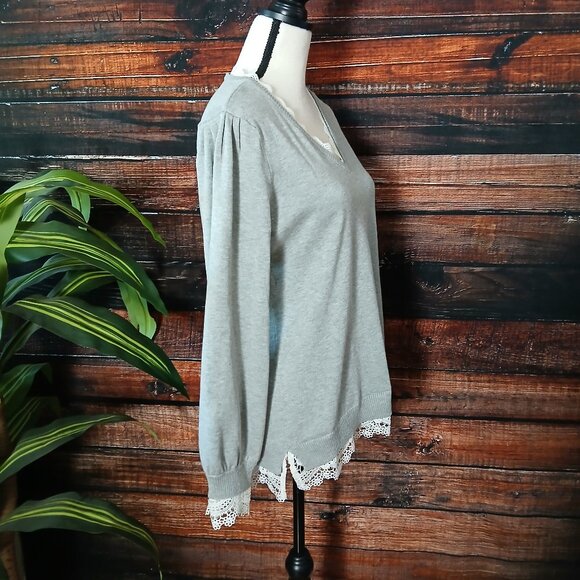 Adrianna Papell Sweater M Lace Trim Feminine V-Neck Gray Viscose - Picture 8 of 11